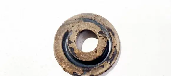 Skoda Octavia Mk2 (1Z) Front coil spring rubber mount 1k051149b