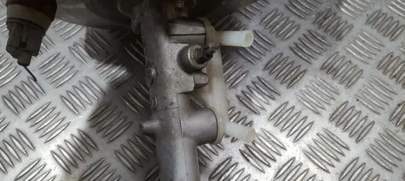 Toyota Avensis Verso Master brake cylinder