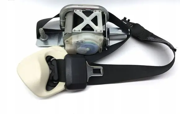 Tesla Model S Front seatbelt 1018788