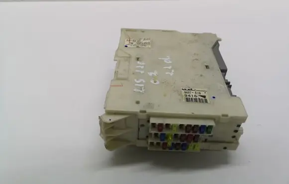 Lexus IS 220D-250-350 Fuse module 8273053020
