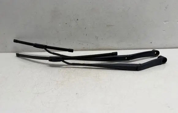 KIA Niro Front wiper blade arm 08943KWB 8942KWB