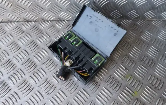 Citroen C4 I Fuse module 9632229480