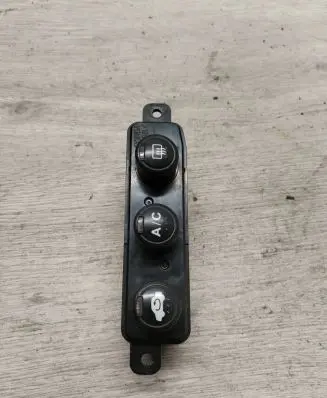 Windscreen/window heater switch
