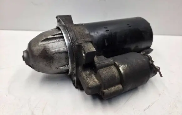Mercedes-Benz C W203 Starter motor A0051516601 0051516601