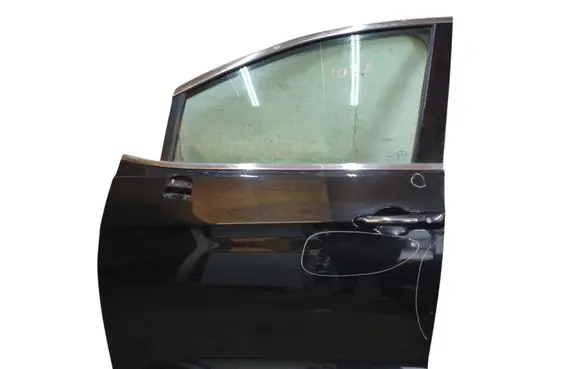 Chrysler Pacifica Front door 
