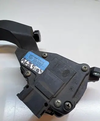 Audi A6 S6 C5 4B Accelerator throttle pedal 8D1723523F