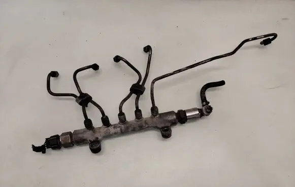 Toyota Avensis T250 Fuel main line pipe 0621 89458