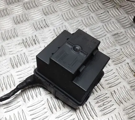 Audi A3 S3 8P Fuse module 1K0937311B 013949781