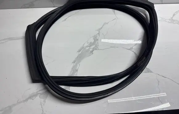 BMW 5 GT F07 Rubber seal rear door 7196389