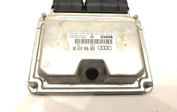 Audi A4 S4 B5 8D Engine control unit/module ECU 038906019BR
