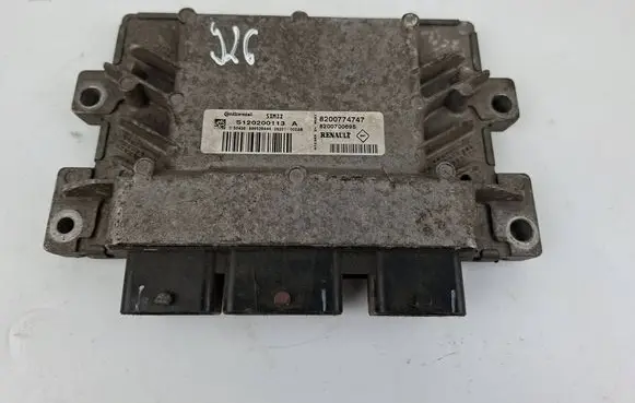 Renault Twingo II Engine control unit/module 8200774747 S120200113A