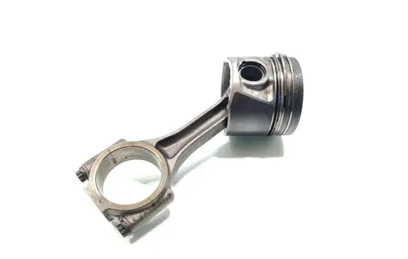 Mitsubishi Outlander Piston with connecting rod 
