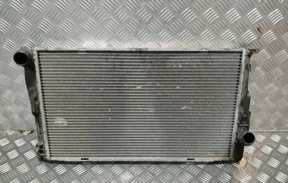 BMW 3 E90 E91 Coolant radiator 781025803 6285415