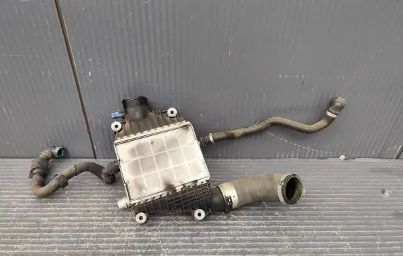 Jaguar XE Intercooler radiator GX736K775AC