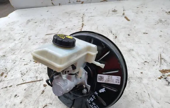 Volkswagen Golf VII Brake booster 5Q1614105BQ