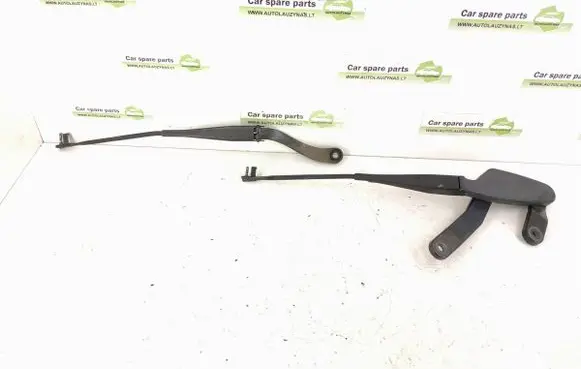 Mercedes-Benz C W204 Front wiper blade arm 2048200144 A2048200144