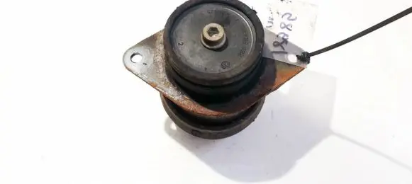 Volkswagen PASSAT B4 Engine mount bracket 1h0199611a 1h0199623b