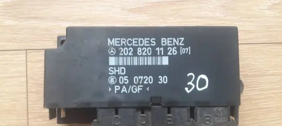 Mercedes-Benz C W202 Comfort/convenience module 2028201126 05072030