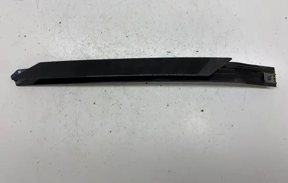 Mercedes-Benz E A207 Rear door windshield rail A2077350157
