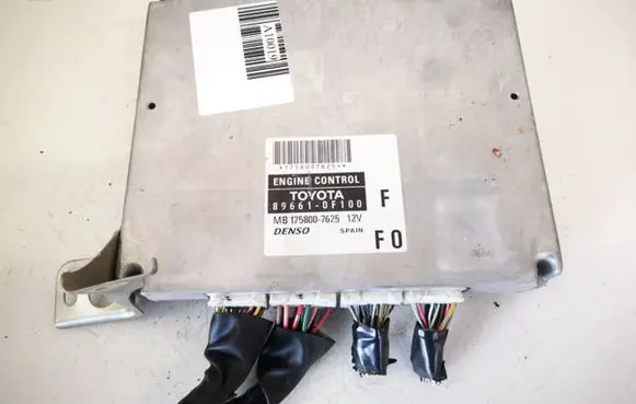 Toyota Corolla Verso AR10 Engine control unit/module 896610f100 89661-0f100