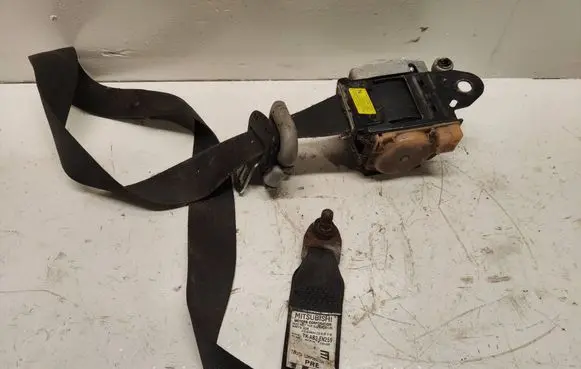 Mitsubishi Outlander Front seatbelt TKAB2EN259