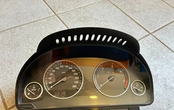 BMW 5 F10 F11 Speedometer (instrument cluster) 9249345 924934501 1584116