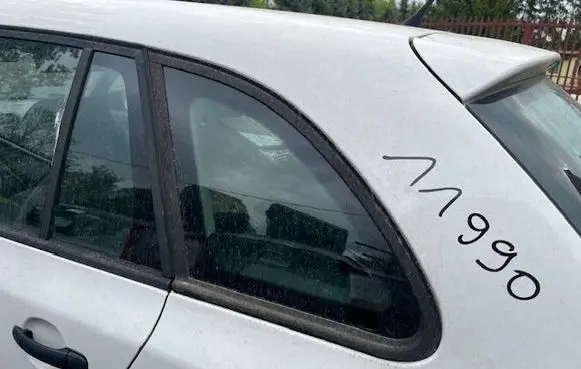 Skoda Fabia Mk2 (5J) Rear side window 