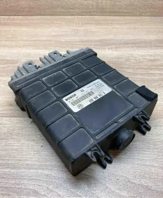 Volkswagen PASSAT B4 Engine control unit/module ECU 028906021B 0281001172 173