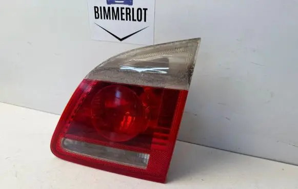 Tailgate rear/tail lights