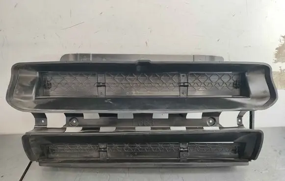 Land Rover Defender Intercooler air guide/duct channel 523123567