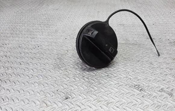 Nissan Primera Fuel tank filler cap 