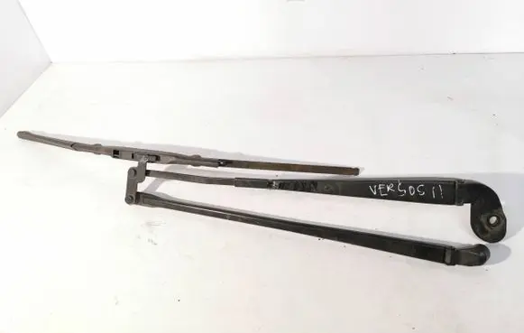 Toyota Verso-S Front wiper blade arm