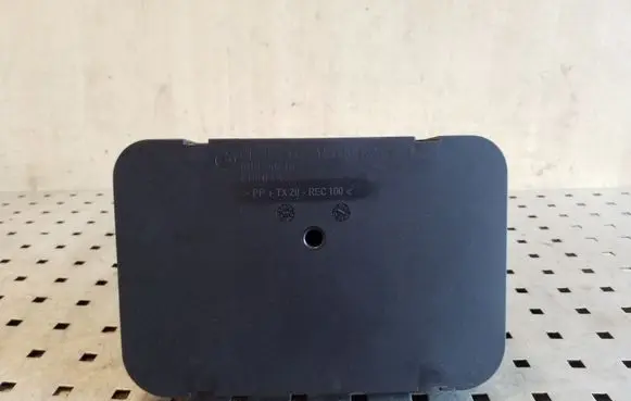 BMW X6 E71 Quarter panel pressure vent 6422912245301 60829010