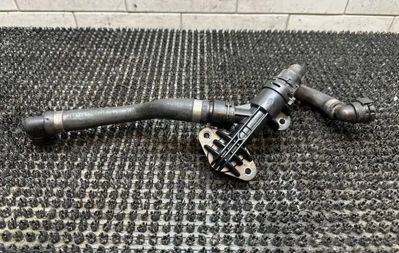 BMW 7 F01 F02 F03 F04 Engine coolant pipe/hose 7575387 15476810