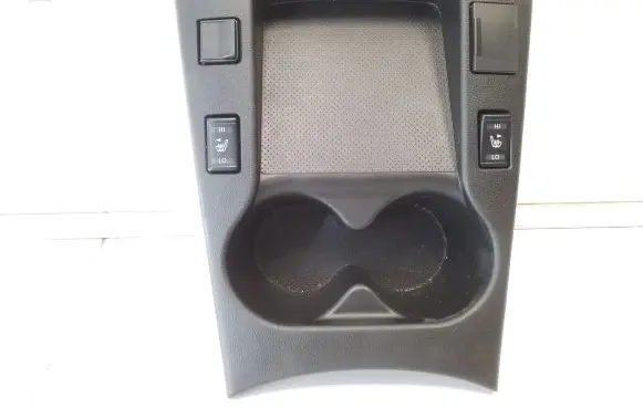 Nissan Leaf I (ZE0) Cup holder front 689TC3NL0A