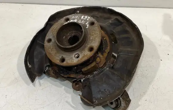 BMW 1 E81 E87 Rear wheel hub 6761579