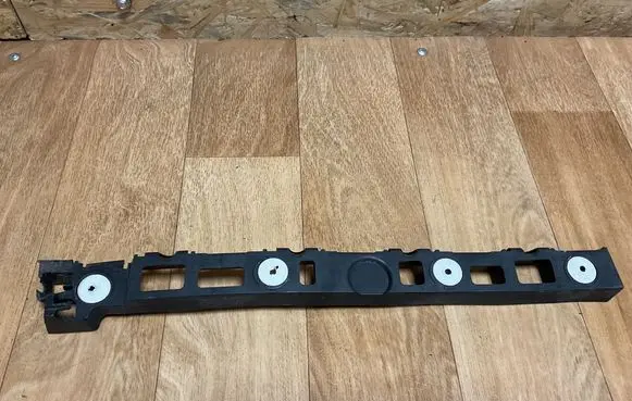 Opel Insignia A Rear bumper mounting bracket 13239128