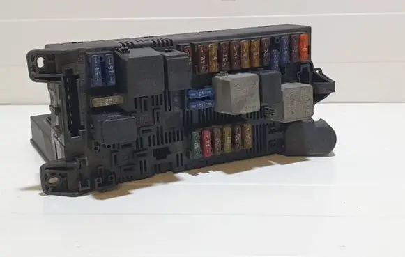 Mercedes-Benz E W211 Fuse module 2115453101 A2115451083