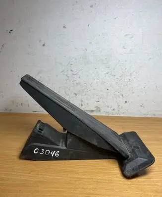 BMW X3 E83 Accelerator throttle pedal 25916010 C3046
