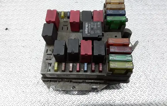 Fiat Idea Fuse module 51739427