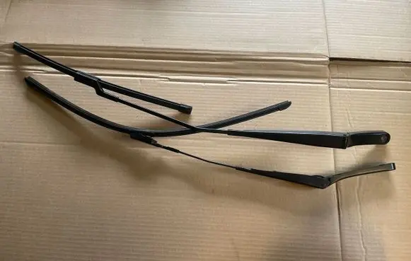Skoda Octavia Mk4 Windshield/front glass wiper blade 5E49554095E4955410