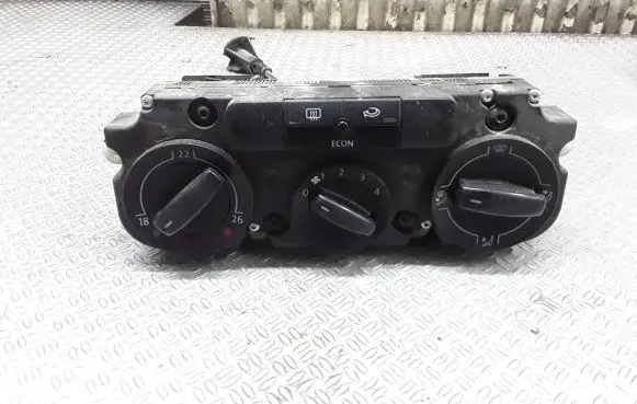 Volkswagen Touran I Climate control unit