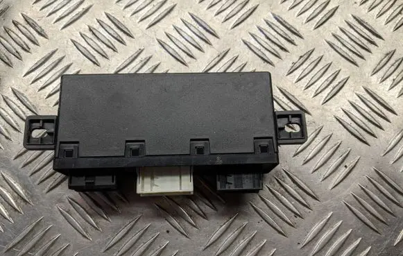 BMW 5 E39 Wing mirror control module 6135904249