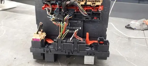 Audi A3 S3 8L Fuse box set 8p0907279