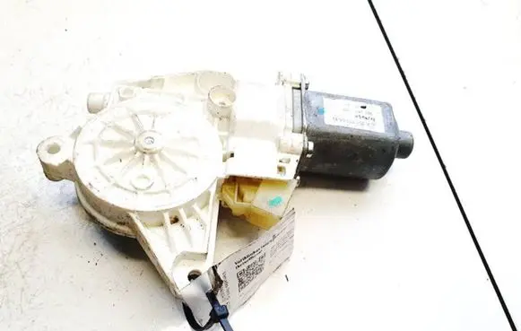Mercedes-Benz ML W164 Front door window regulator motor 0130822272 a2518200842