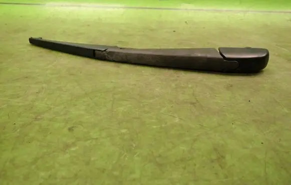 Toyota RAV 4 (XA30) Rear wiper blade arm 