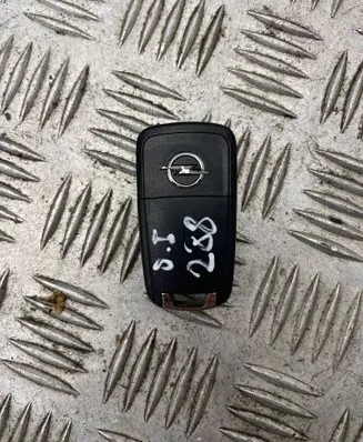 Opel Insignia A Ignition key/card 13501913