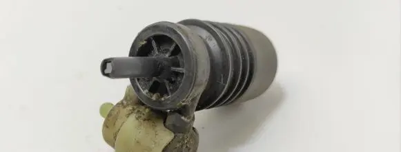 Volkswagen Golf III Windscreen/windshield washer pump