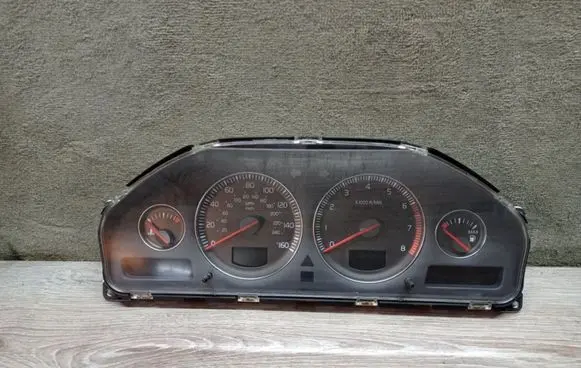 Volvo S60 Speedometer (instrument cluster) 8602884 30682278 250T