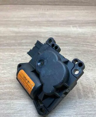 Ford C-MAX I Air flap motor/actuator XS4H19E616AC C01102